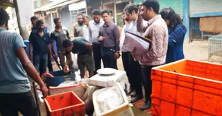 ফরিদপুরে মৎস্য আড়তে অভিযান, লাখ টাকা জরিমানা